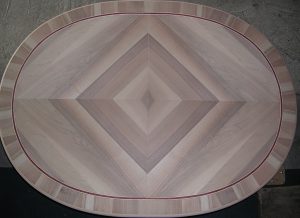 Arredamento Classico in stile mobili artigianali tavolo piano decorato legno